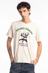 Remera unisex color crema de algodón, con cuello redondo y estampado frontal con la frase "TODO BIEN" en verde y un dibujo de una silla de oficina.