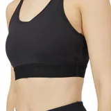 Bra de sujeción moderada, con tirantes ajustables, copas extraíbles y elástico de ajuste, ideal para entrenamiento.