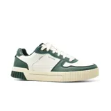 Championes Skechers Court Classics Jade Strane, de caña baja, color blanco con detalles en verde oscuro.