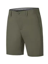 Short de hombre color verde oliva, de corte recto y largo a la rodilla. Confeccionado en tejido liviano de secado rápido con protección UV 50+.