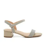 Sandalias doradas con taco cuadrado bajo y tiras finas cubiertas de strass.