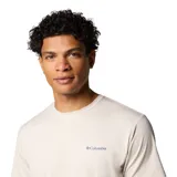 Remera gris de manga corta con logo de Columbia en el pecho.