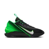 Zapatillas de baloncesto Nike G.T. Jump Academy, color negro con detalles en verde y blanco. Presentan el logo de Nike en el lateral y suela de goma.