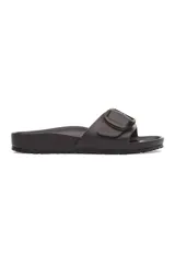 Sandalia Birkenstock Madrid Big Buckle Eva, color negro, de material sintético impermeable y ultraligero. Diseño de un solo tirante ancho con hebilla grande ajustable.
