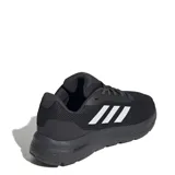 Championes Adidas Cloudfoam Move negros con las tres tiras blancas.