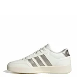 Championes urbanos Adidas Breaknet 3.0, color blanco con detalles en gris, confeccionados en material sintético, con las tres tiras características de la marca en los laterales y suela de goma.