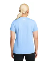 Remera deportiva Under Armour Tech color celeste con logo blanco en el pecho.