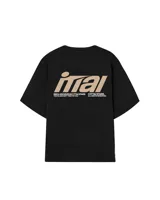 Remera negra de algodón con estampado en la espalda con el logo de la marca en color beige.