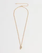 Cadena corta dorada con dije de la letra A cubierto de strass.