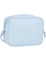 Bandolera Tommy Jeans Essential para mujer, color celeste, de forma rectangular con correa ajustable con hebilla plateada. Cuenta con logo de la marca en la parte frontal.