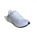 Zapatillas de running blancas, con diseño ligero y suela de alta tracción.