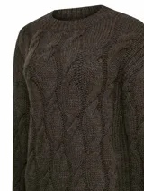 Sweater color crudo de lana de oveja y alpaca, con cuello redondo y diseño de trenzas.