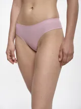 Bombacha de bikini color lila con elástico fino en la cintura.