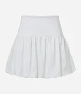 Minifalda blanca de bengalina con cintura elastizada y corte globo.