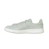 Championes Adidas Stan Smith color verde agua con detalles en verde claro en el talón y suela blanca.