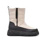 Bota de caña media color negro con plataforma y cierre lateral.