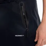 Pantalón impermeable Merrell Hardshell negro, con cintura elástica, diseño holgado, apertura lateral con cierre para acceder a los bolsillos del pantalón inferior, logo reflectante, ajuste en la parte inferior con cierre y botón snap, y bolsa para guardarlo.