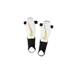 Canilleras de fútbol con cubierta resistente y protección de perfil bajo, diseñadas para brindar comodidad y seguridad al jugar.