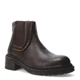 Botas tipo botineta color marrón, con suela track, paneles elásticos laterales y detalles de cierres decorativos en el costado.