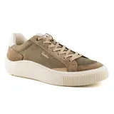Zapato casual de cuero color verde oliva, con detalles en gamuza color beige y suela blanca.
