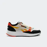 Championes Reebok Classic Leather 2400, capellada de cuero y gamuza en color blanco, beige, negro, naranja y amarillo.