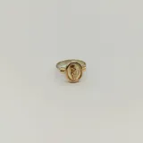 Anillo de plata 925 con aplique ovalado en oro 9k con el símbolo de la medicina.