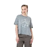 Remera gris de corte holgado con estampa geométrica en el frente con el logo de Topper.