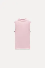 Top marrón de algodón y modal, con cuello alto y sin mangas.