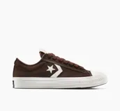 Championes Converse Star Player 76 de gamuza color chocolate con logo estrella y chevron en blanco.