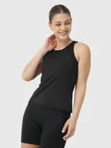 Musculosa deportiva negra con espalda descubierta y logo pequeño en el frente.