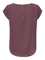 Remera color marrón rosado de corte recto, con cuello redondo y mangas cortas.