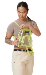 Mochila mini transparente con detalles en color lila pastel, marca JanSport.