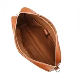 Morral de simil cuero negro con cierre metálico frontal y correa ajustable, interior forrado y tamaño apto para notebooks.