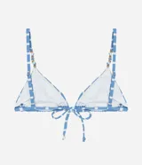 Top de bikini triangular fruncido con estampado de rayas horizontales azules y blancas, breteles ajustables con adornos y copas desmontables.