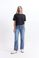 Remera blanca de algodón, corte cropped y fit oversize.