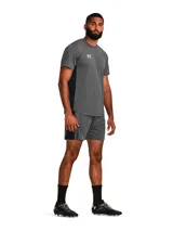 Remera deportiva Under Armour Challenger color azul con paneles laterales en celeste y logo estampado en el pecho.