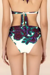 Calzón de bikini de tiro alto con estampado floral en tonos verde, morado y blanco.