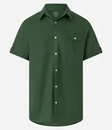 Camisa de hombre de manga corta en lino color blanco, con cuello clásico, botonadura frontal y bolsillo de parche en el pecho. Corte recto.