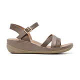 Sandalias de plataforma color blanco con tiras cruzadas y hebilla lateral.