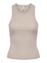 Musculosa de punto color beige, con cuello redondo y detalle de brillo.