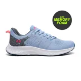 Championes grises con detalles en celeste, con suela blanca y tecnología memory foam.