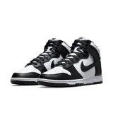 Championes Nike Dunk High Retro de hombre, color blanco y negro.