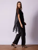 Kimono plateado de gasa plisada con detalles de lurex.