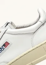 Zapatillas bajas de cuero blanco Autry Medalist, de estilo vintage de los años 80.