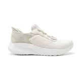 Championes deportivos Skechers Slip-ins Bobs Sport Squad Chaos, color blanco. Diseñados con tecnología Hands Free Slip-ins para un calce fácil y Heel Pillow para mantener el pie en su lugar. Cuentan con capellada de tejido técnico, cordones elásticos y plantilla acolchada Skechers Memory Foam.