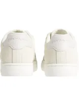 Zapatillas urbanas Calvin Klein Jeans color blanco con detalles en gris y logo CK en verde oscuro.