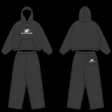 Conjunto deportivo negro de algodón, compuesto por un hoodie con bolsillo canguro y un pantalón de corte amplio.