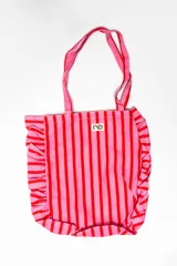 Bolso tipo tote bag con rayas verticales rosas y rojas, con volados en los laterales y asas de hombro.