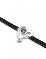 Pulsera de cuero negro con diseño de corazón bañado en plata de ley y cristal negro.