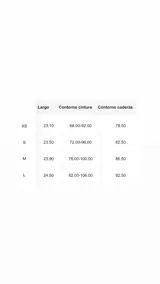 Shorts tiro alto con estampado animal print.